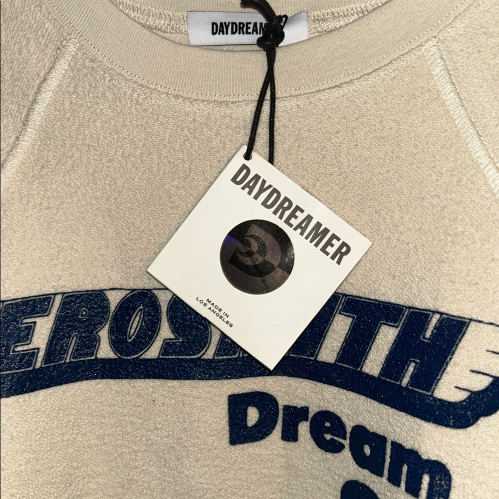 NWT Daydreamer Aerosmith Sweatshirt - Picture 3 of 4